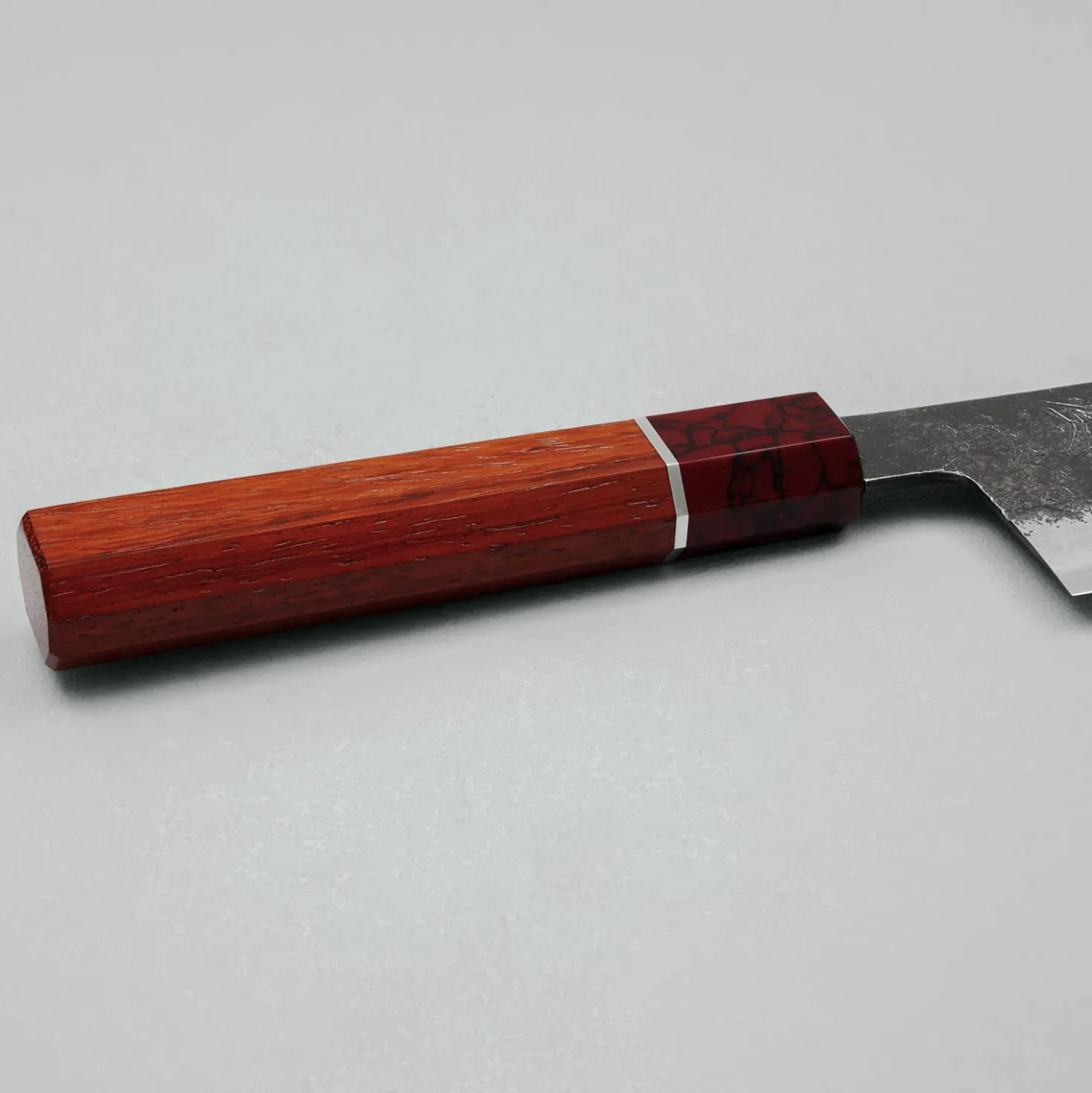 Mutsumi Hinoura Shirogami #2 Kurouchi Damast Padouk Gyuto 21 cm