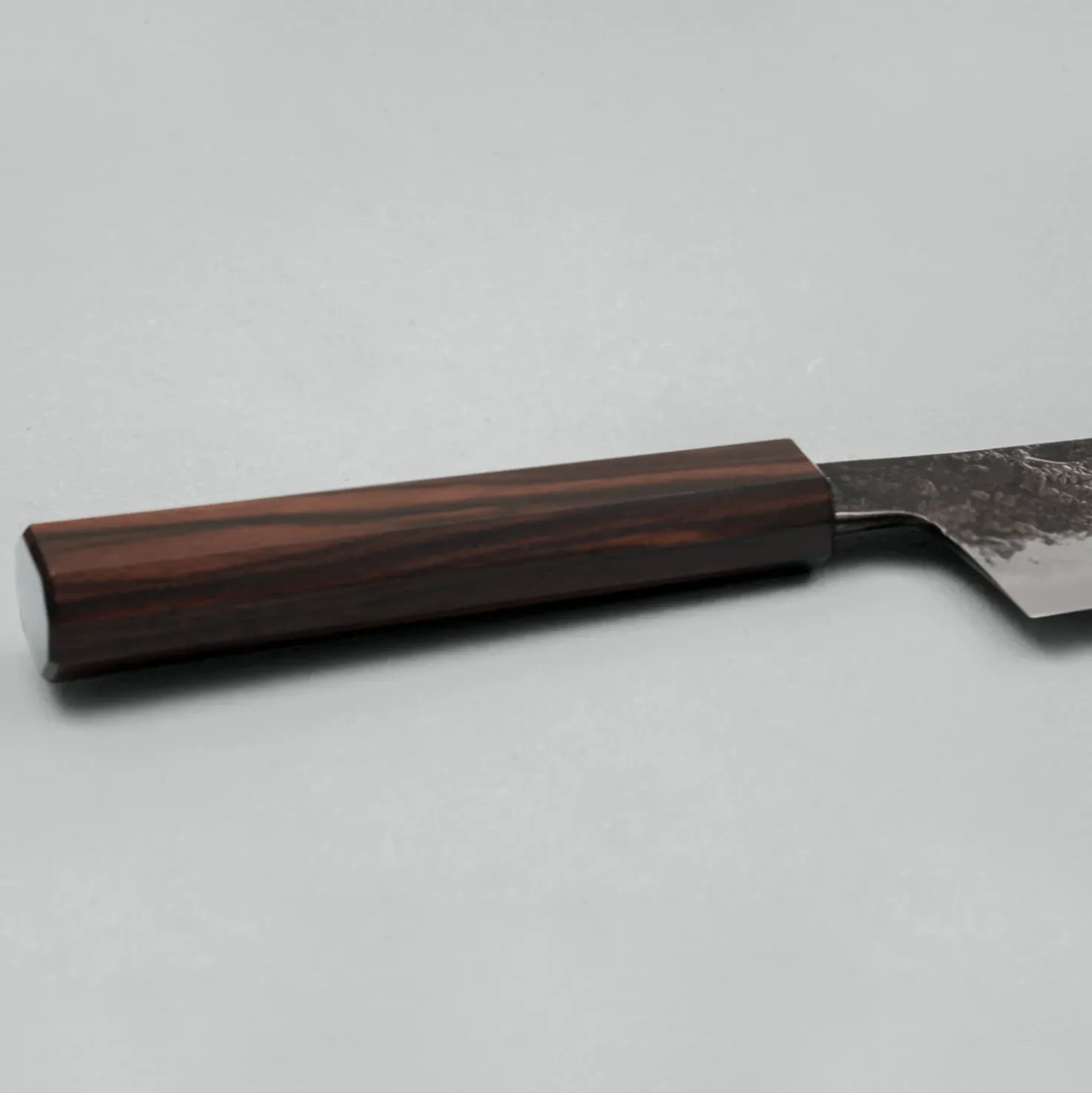 Mutsumi Hinoura Shirogami #2 Kurouchi Damast Santoku 17 cm