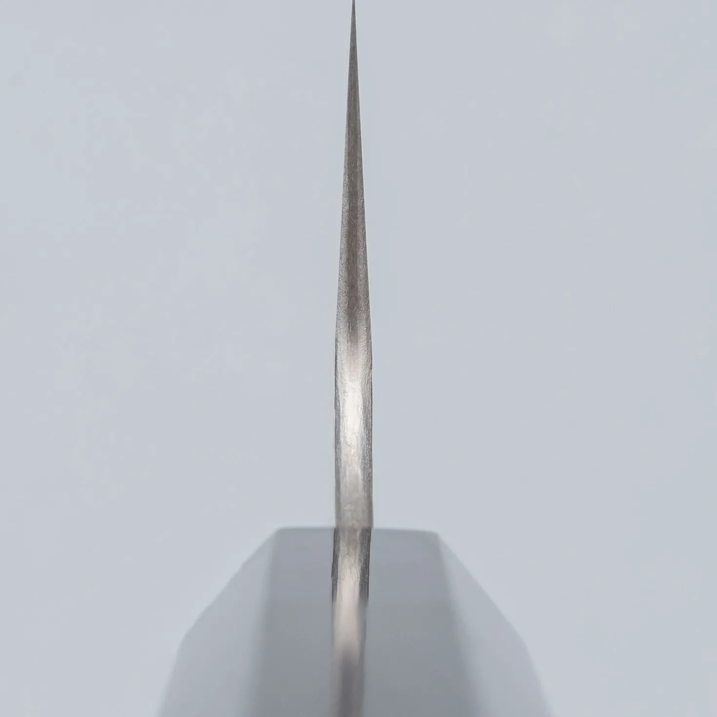 Nigara VG-XEOS Tsuchime Migaki Ebony Santoku 17 cm