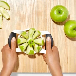 Oxo Appeldeler Met Verhooge Grepen