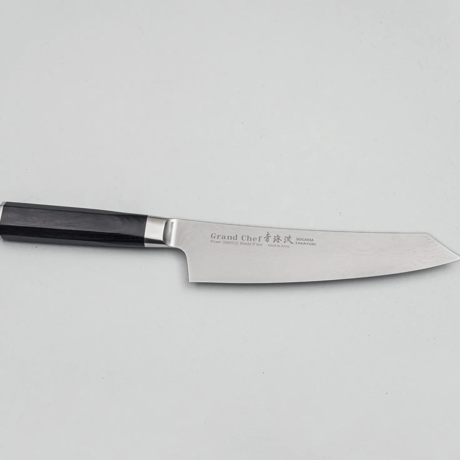 Sakai Takayuki Grand Chef Seigaiha Damascus Kengata 19 cm
