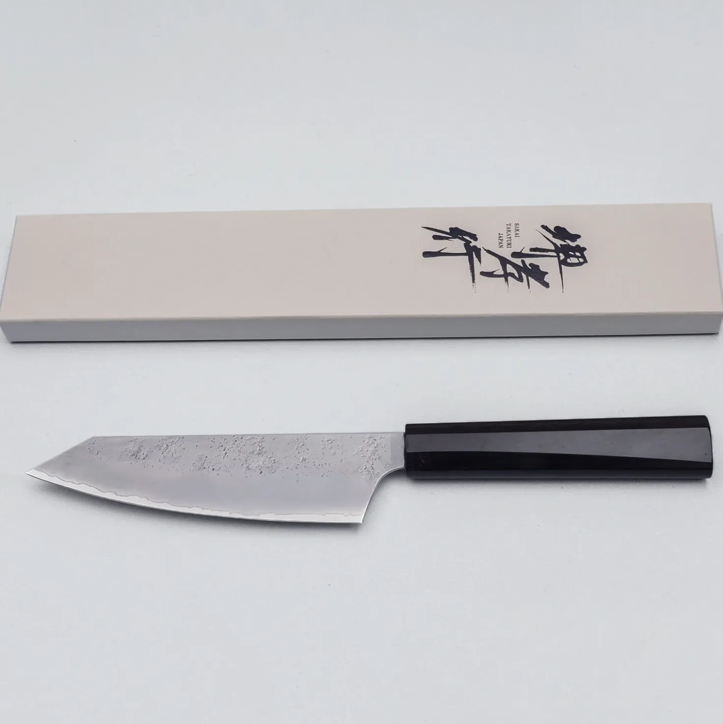 Sakai Takayuki VG10 Nashiji Ebony Kengata 16 cm
