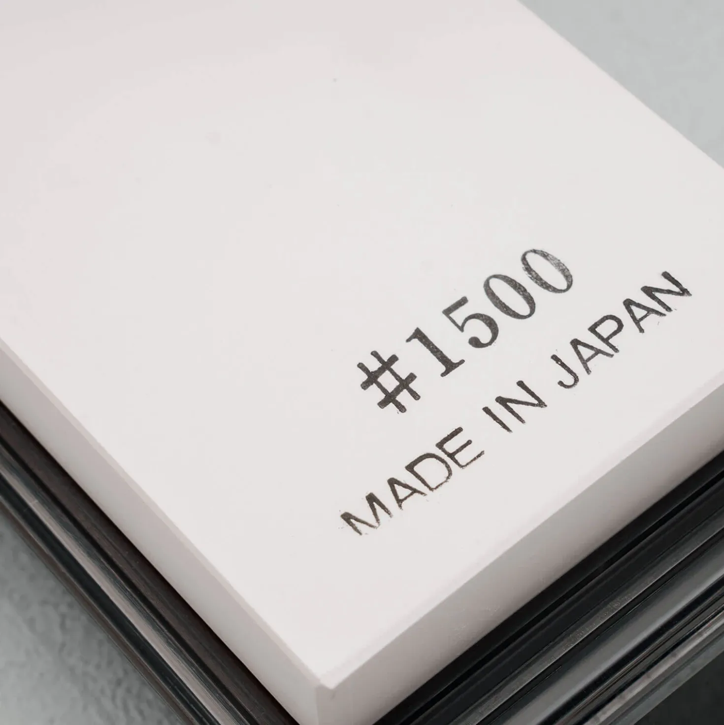 Suehiro 300/1500 Wetsteen + Houder / Bewaardoos