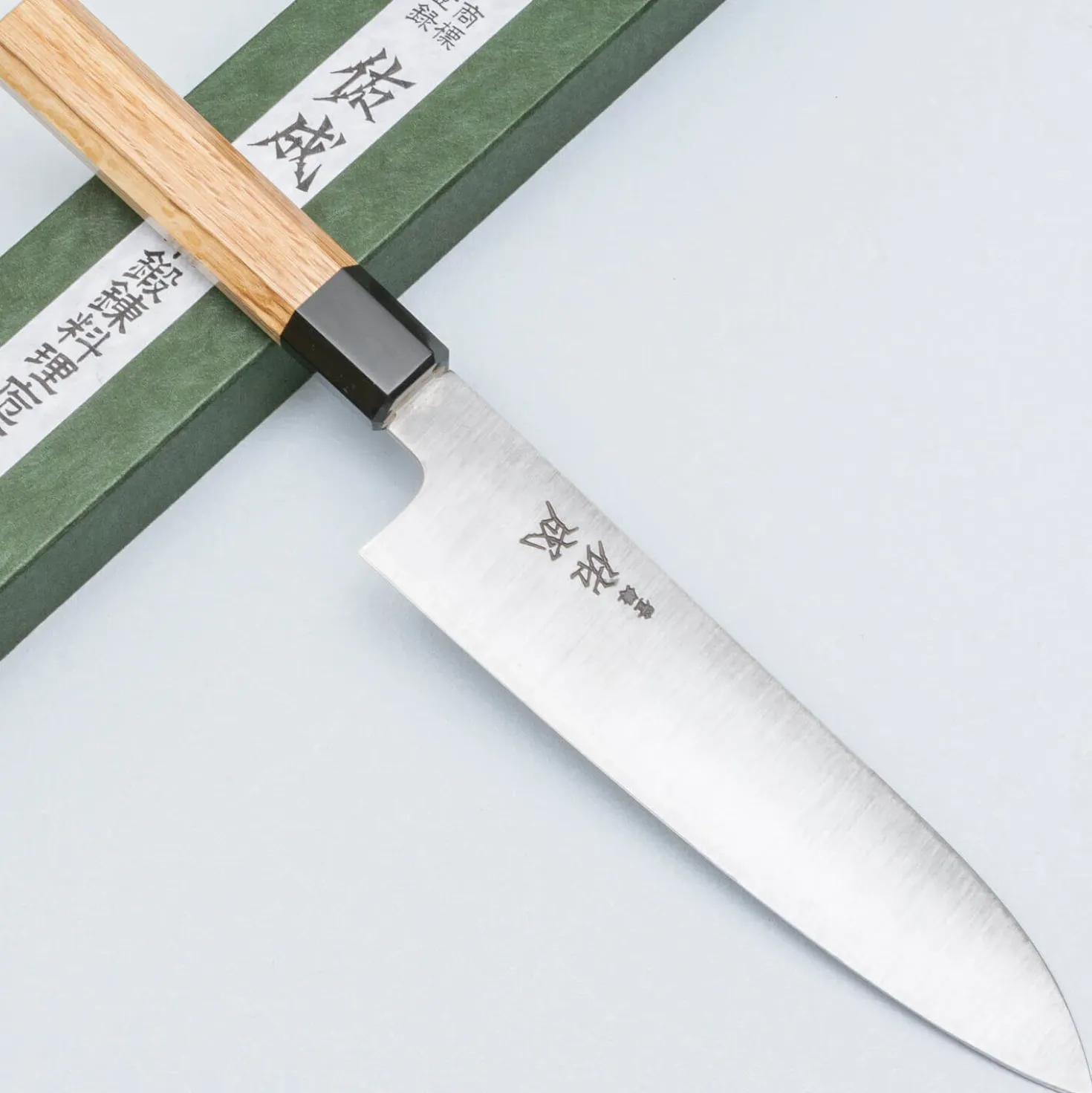 Sukenari SG-2 Oak Santoku 18 cm