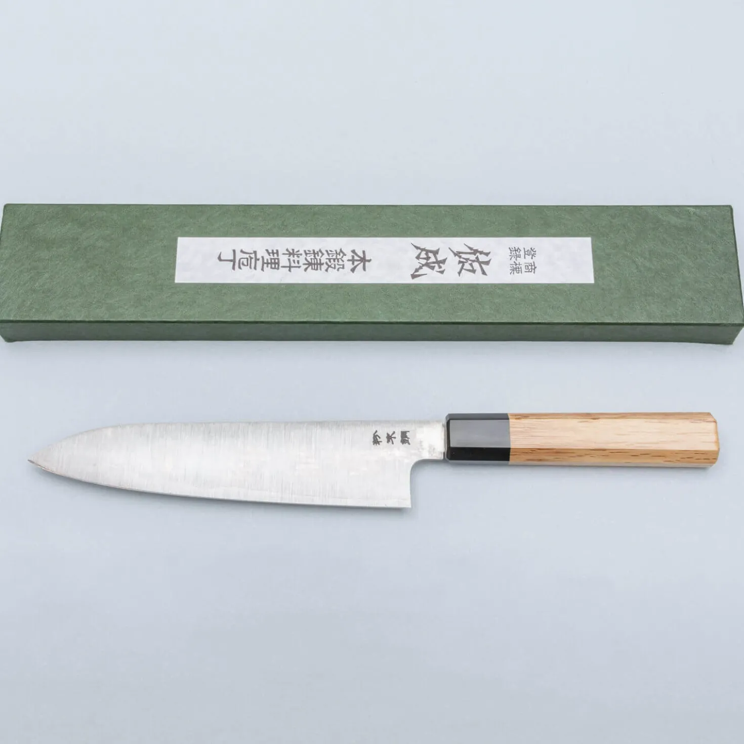 Sukenari SG-2 Oak Santoku 18 cm