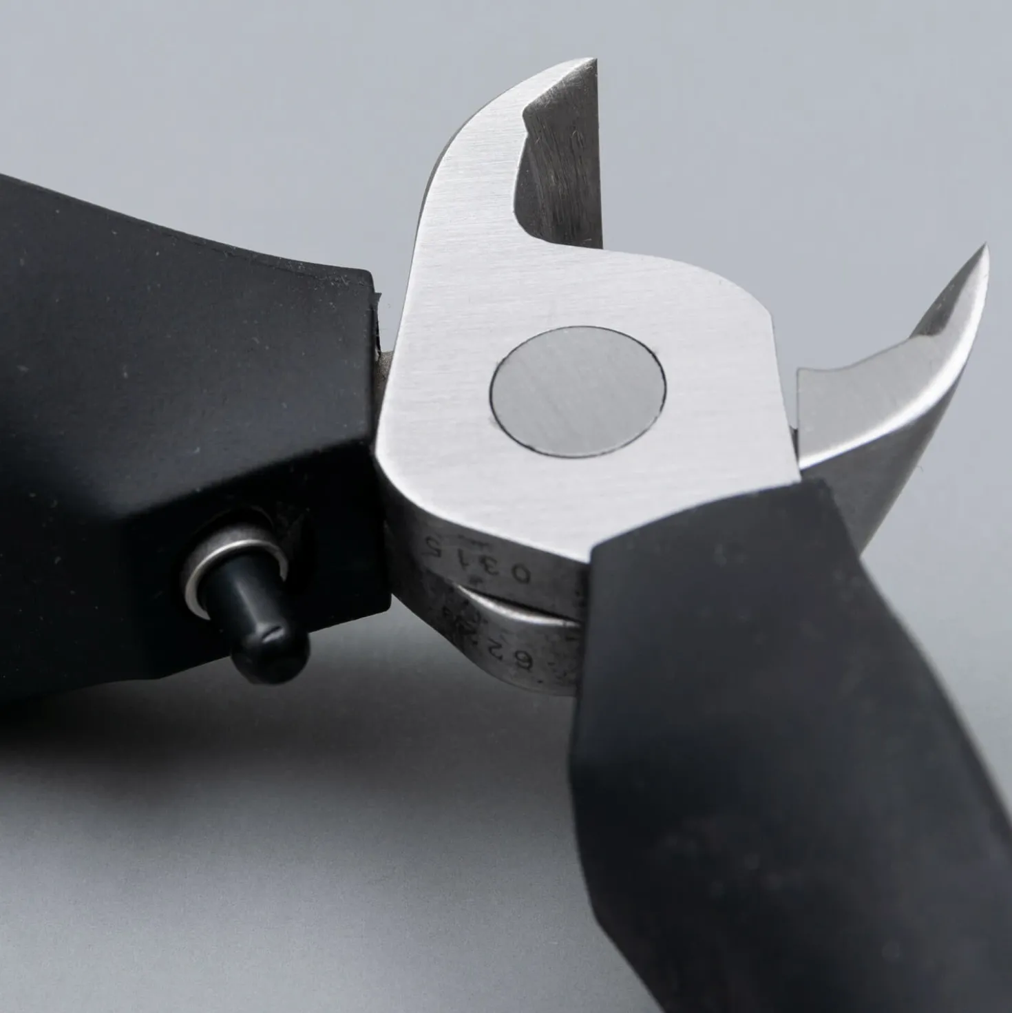 Suwada Professionele Nageltang Softgrip Uit Japan