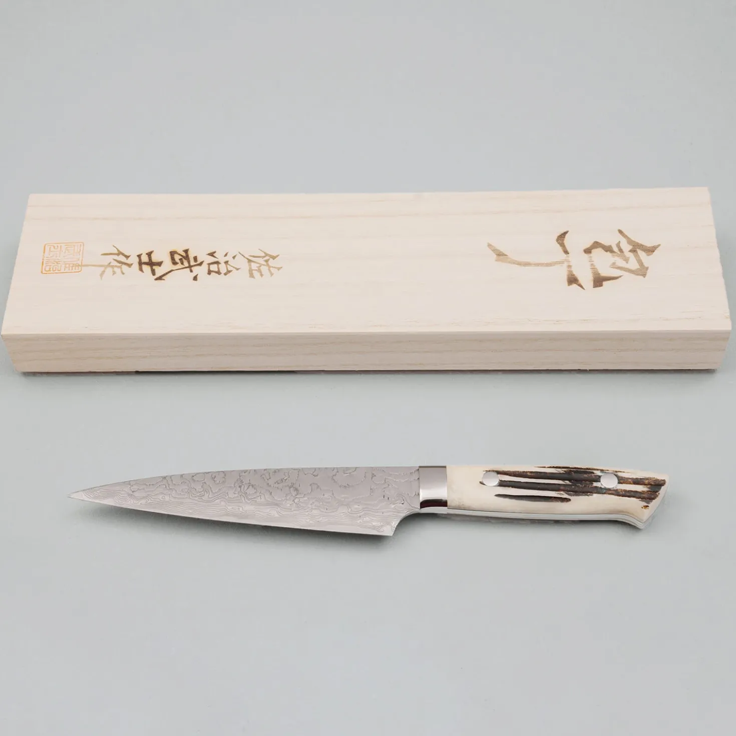 Takeshi Saji SG2 Diamond Damast Staghorn Petty 15 cm