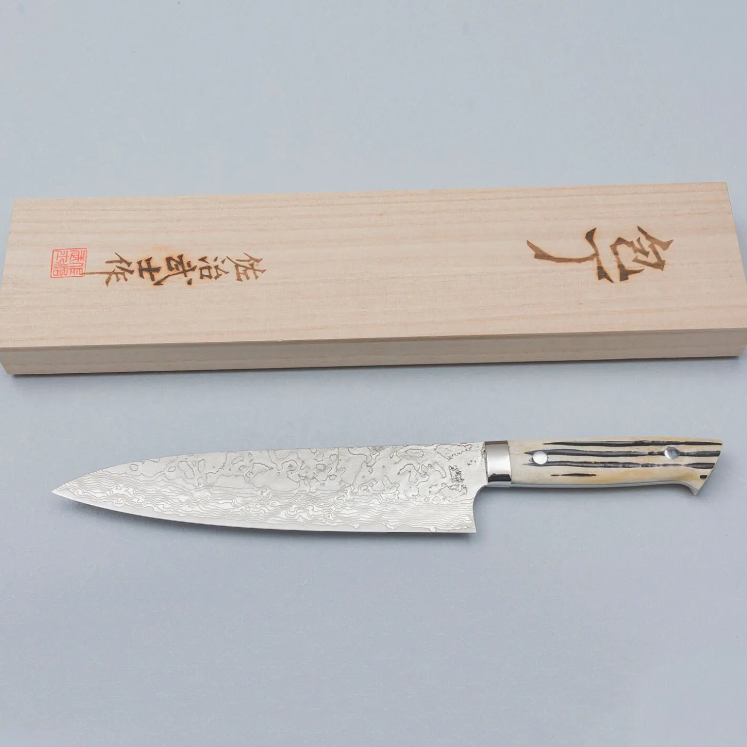 Takeshi Saji SG2 Diamond Damast Staghorn Gyuto 21 cm