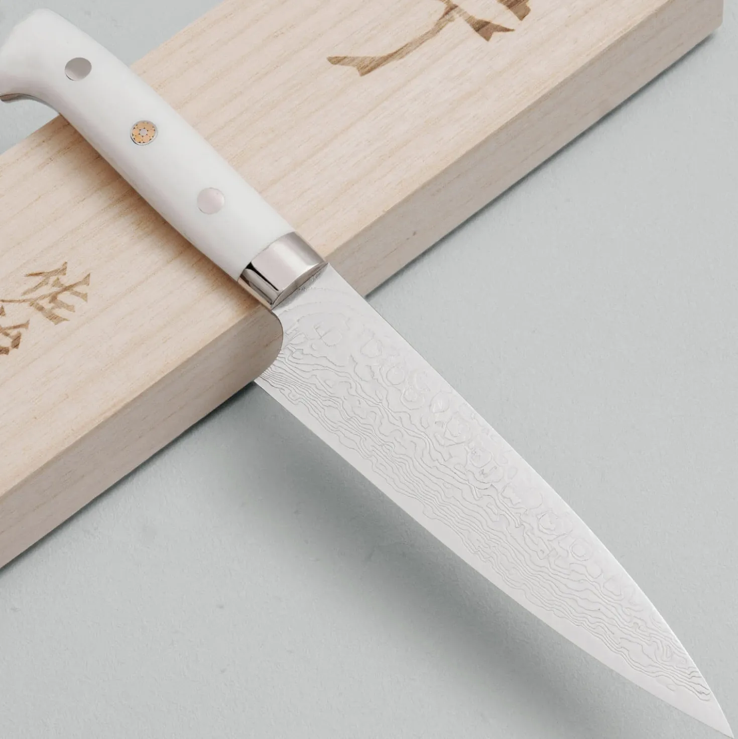 Takeshi Saji VG10 Diamond Finish Corian Petty 15 cm