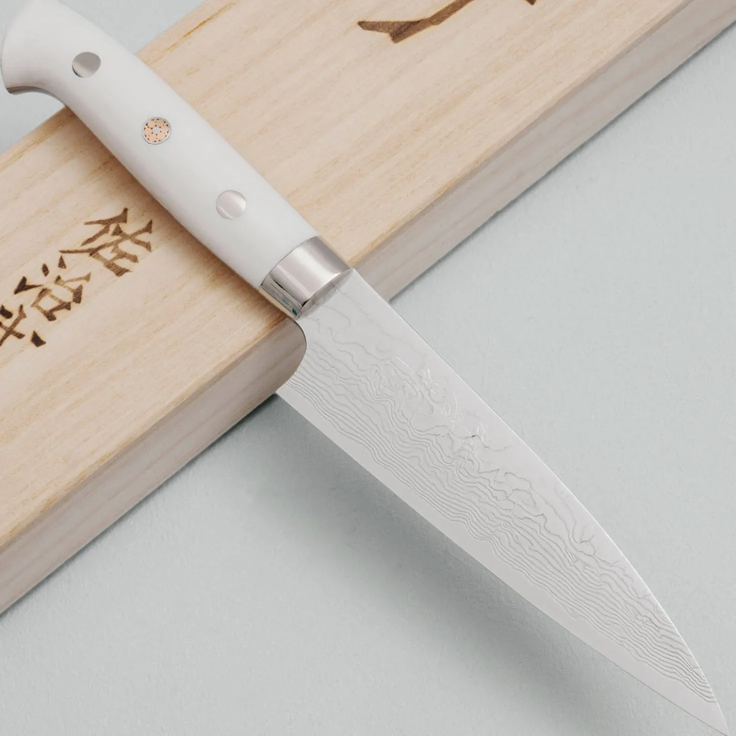 Takeshi Saji VG10 Diamond Finish Corian Petty 13 cm
