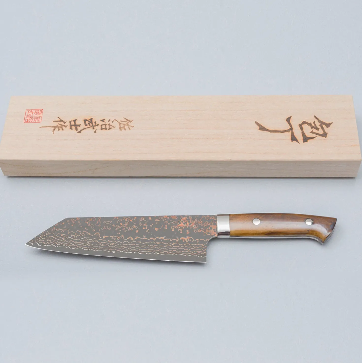 Takeshi Saji VG10 Rainbow Etched Cowhorn Bunka