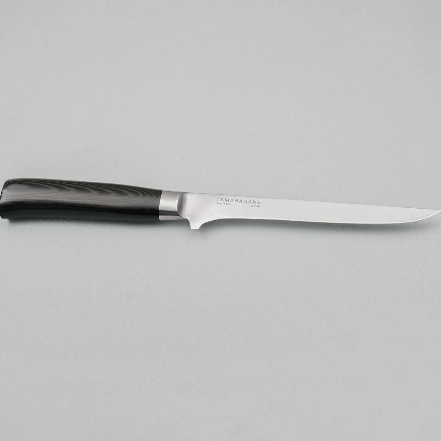 Tamahagane Tsubame Black Uitbeenmes 16 cm