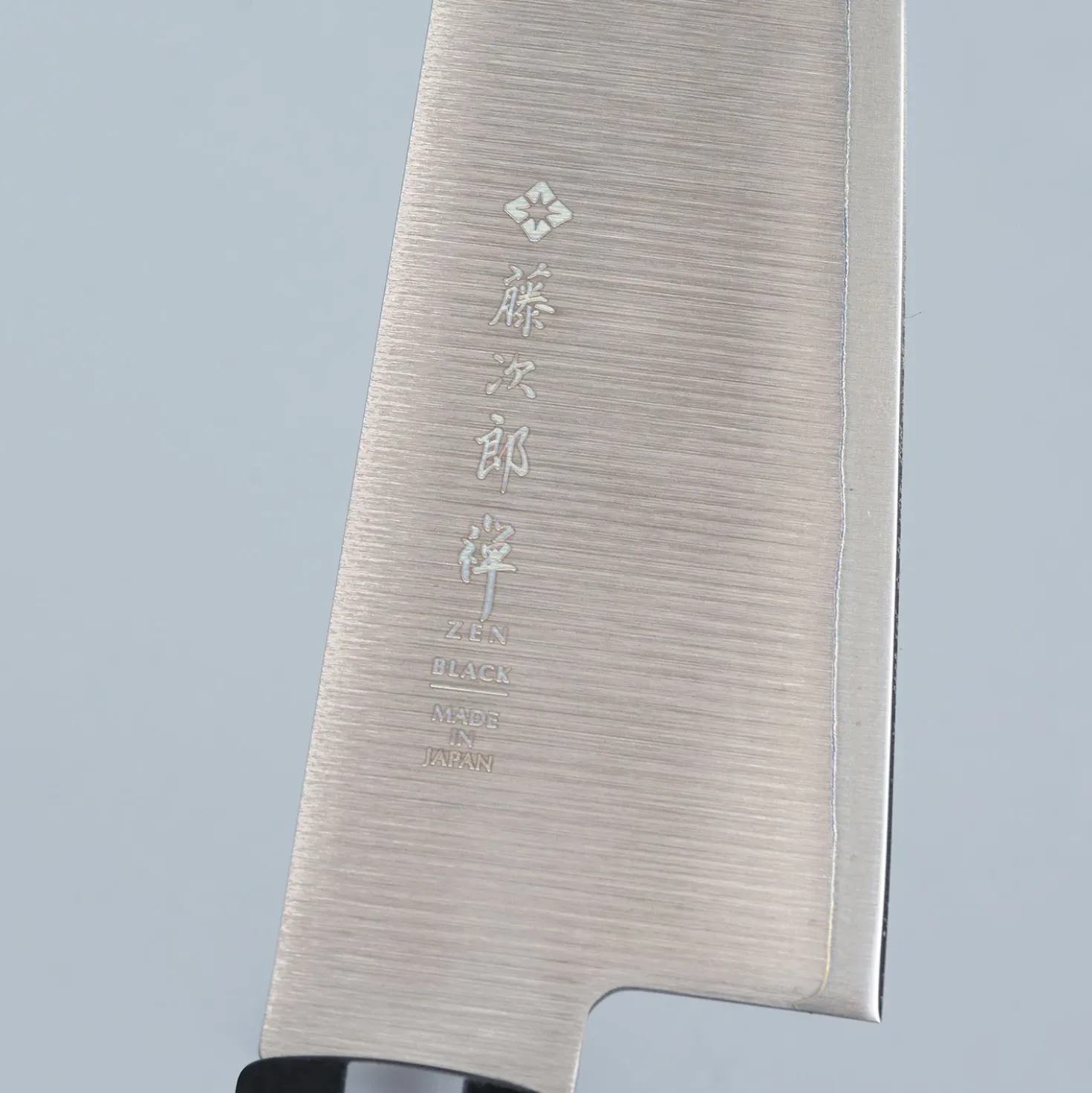 Tojiro Zen Black koksmes 24 cm