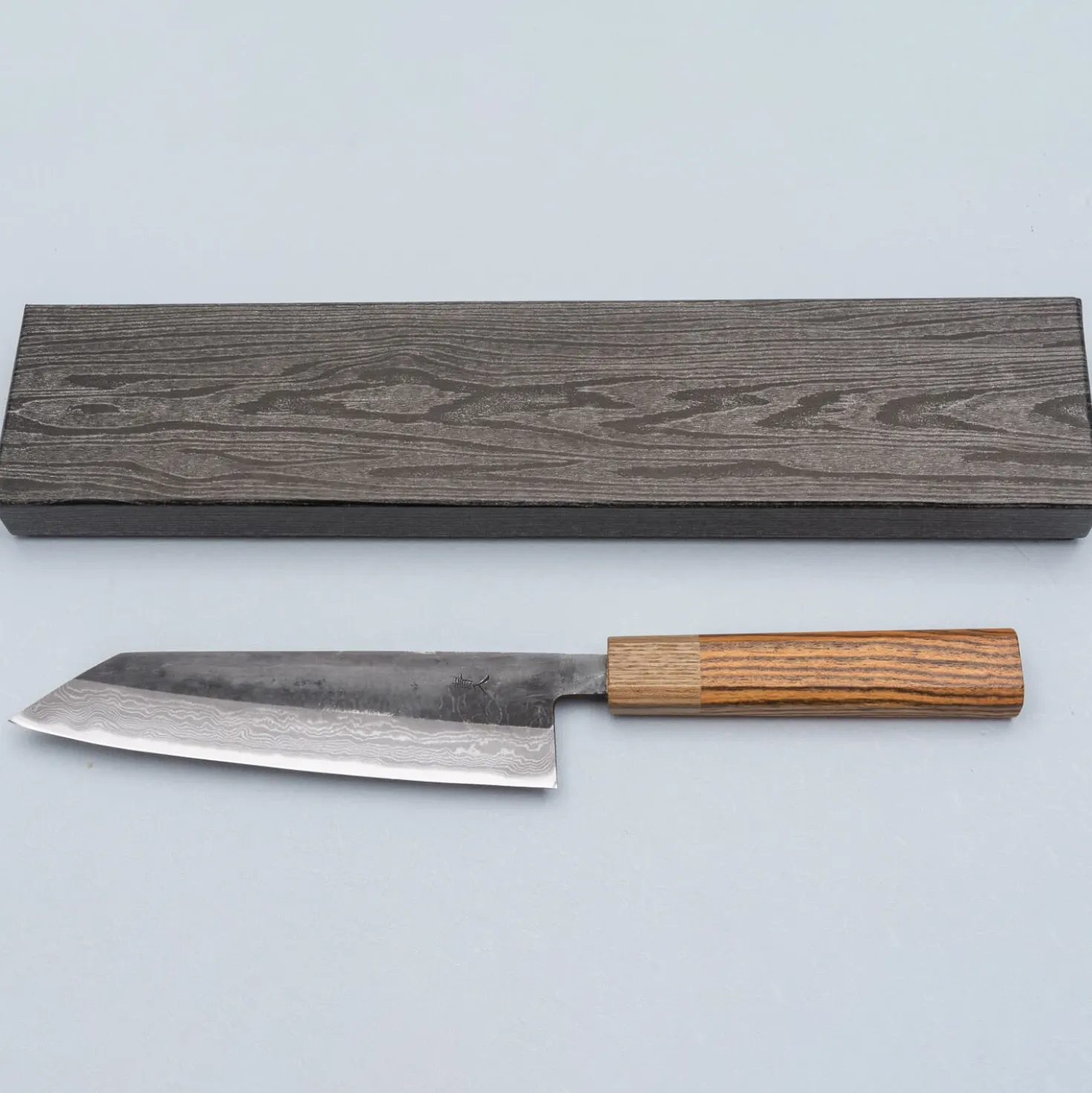 Tsutomu Kajiwara Damascus Bocote Bunka 18 cm