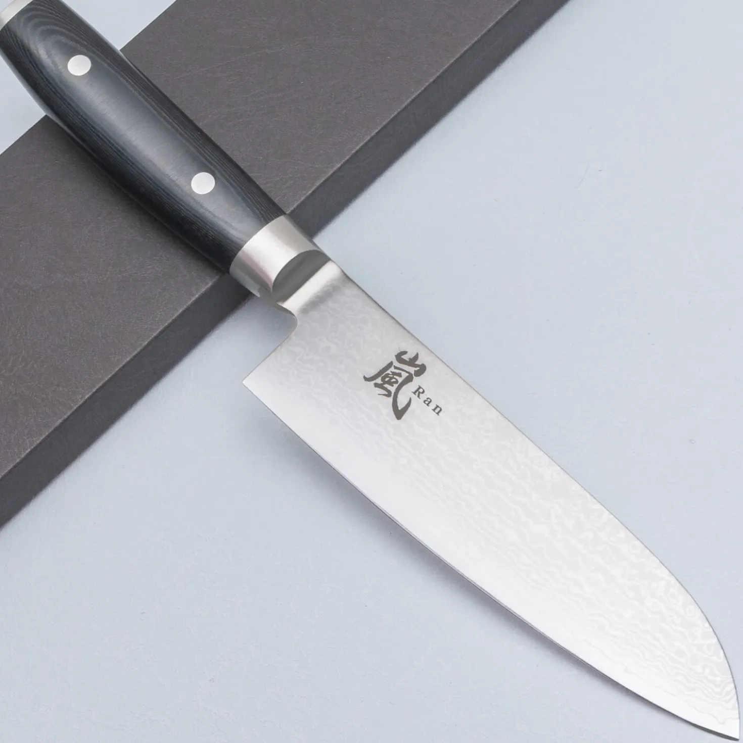 Yaxell Ran 69 Santoku 16.5 cm
