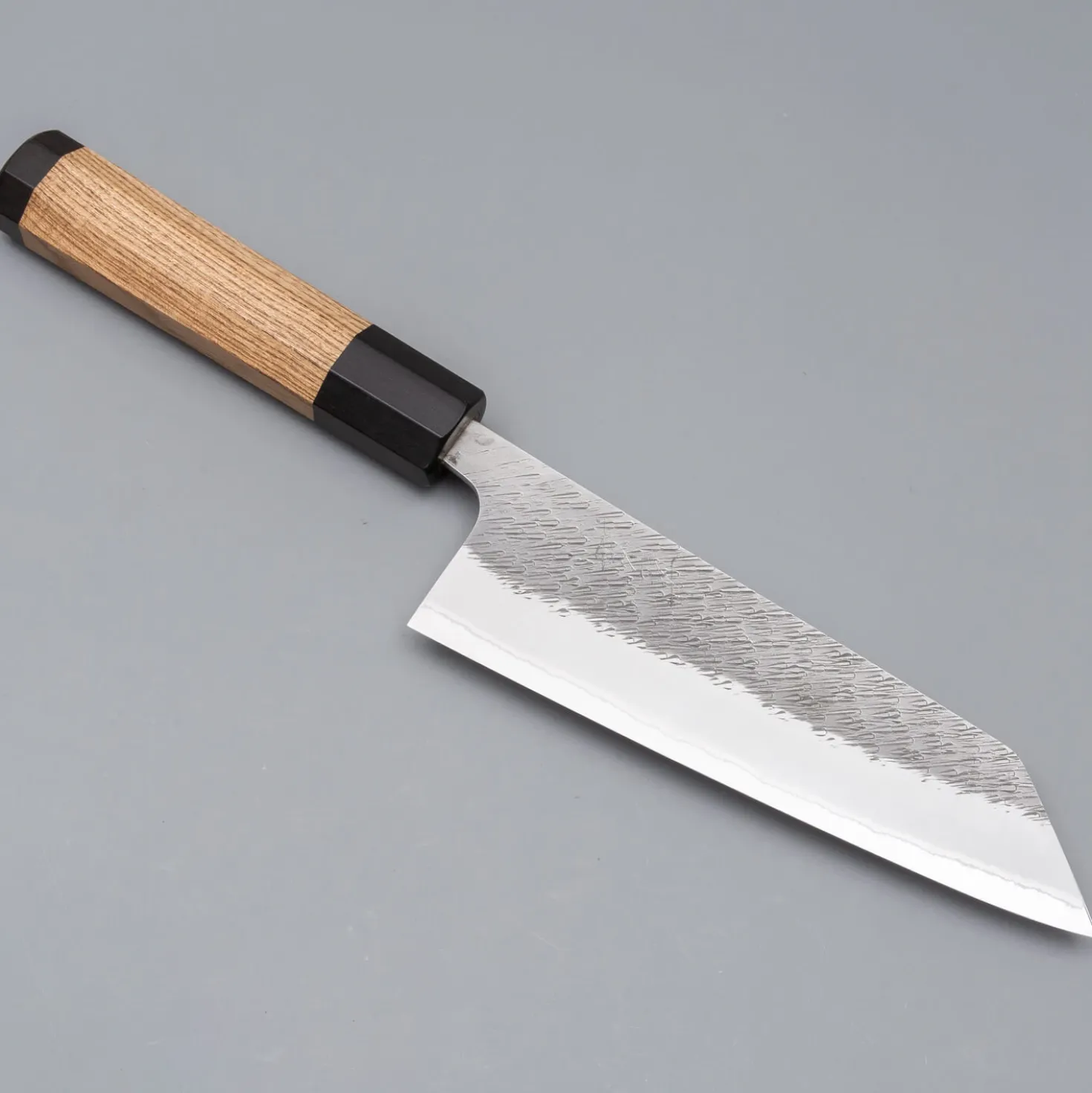 Yoshikane Shirogami #2 Kurouchi Tsuchime Bunka 16.5 cm