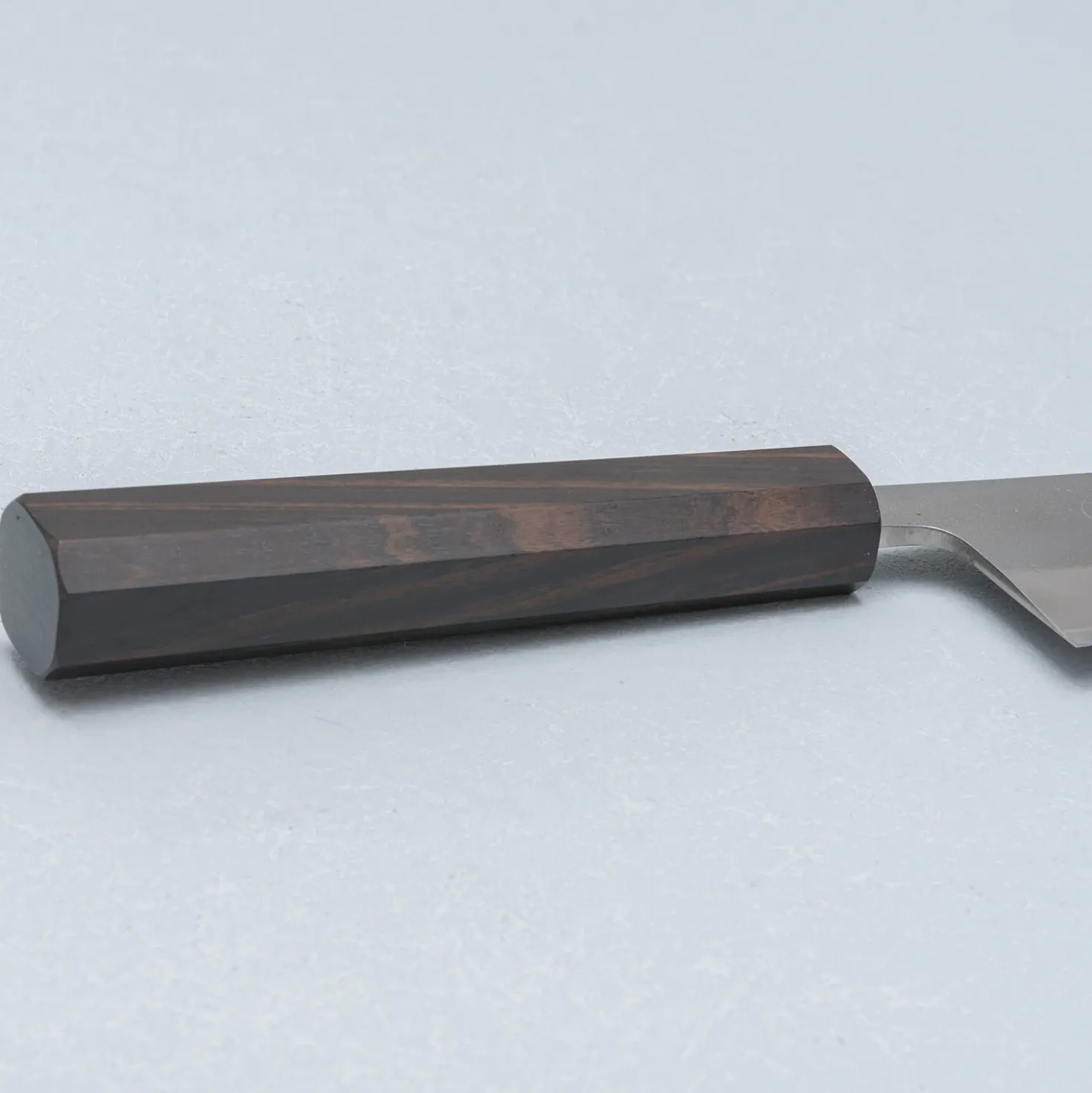 Yoshikane Shirogami #2 Nashiji Ebony Santoku
