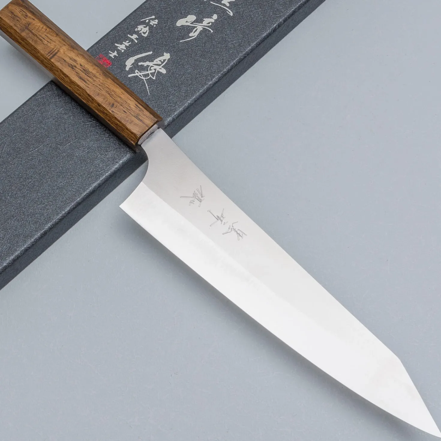 Yu Kurosaki Gekko XEOS Oak Gyuto 21 cm